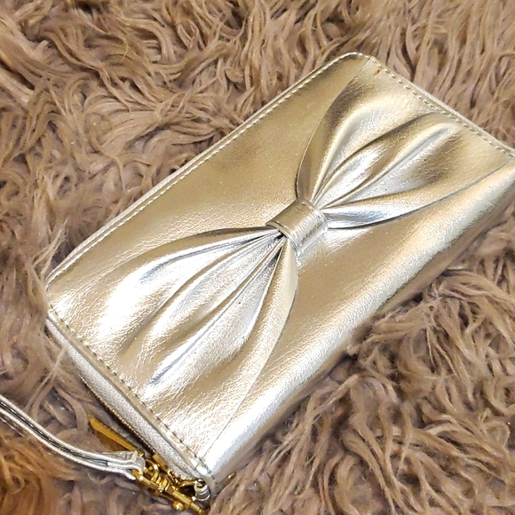Silver Bow Clutch - Picture 2 of 6